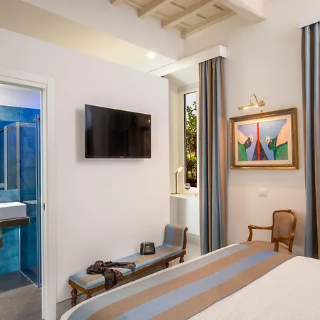 Gcf Luxury Suites, Hotel