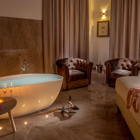 Gcf Luxury Suites, Hotel